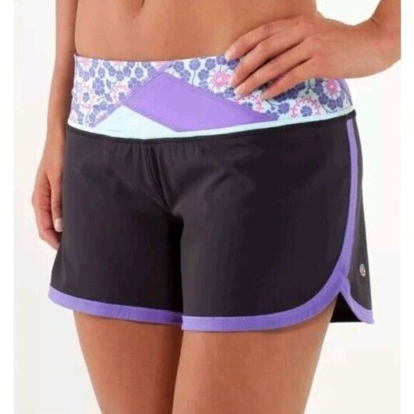 Lululemon Groovy Run Shorts Black - Size 6 - Picture 5 of 15
